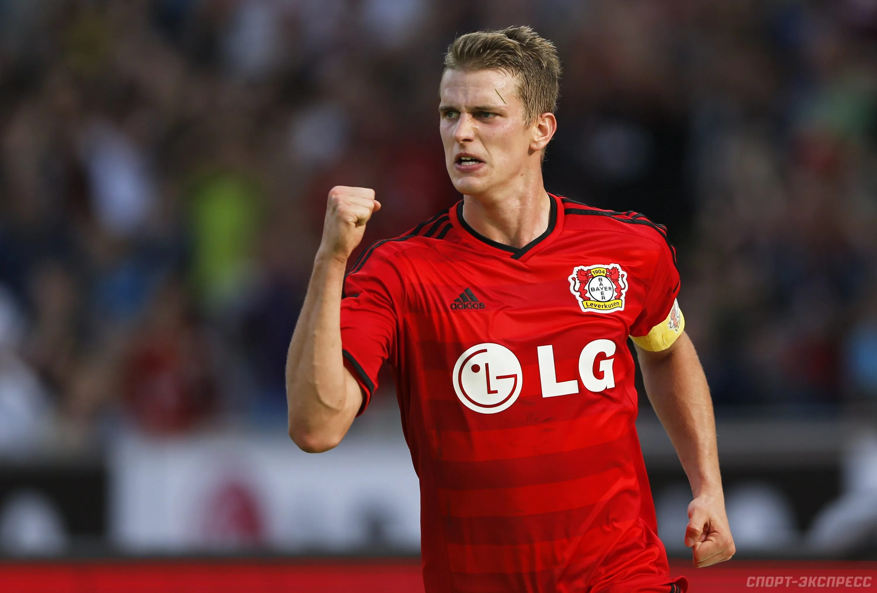 Бендер братья футболисты. Свен бендер футболист. Свен бендер футболист. Бендер футболист байер. Ларс бендер.