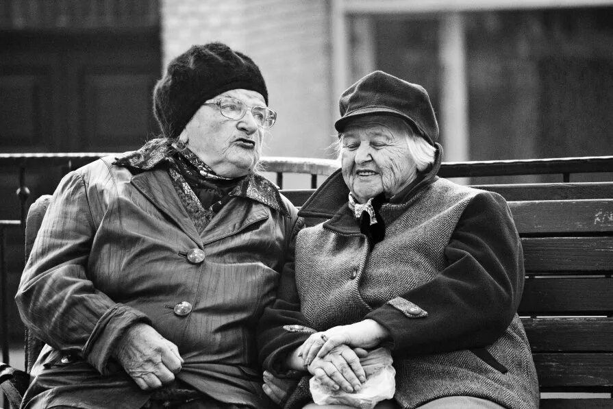 пожилые люди. хоспис престарелых москва. праздник пожилых людей. стихи для пожилых людей. старость в радость.