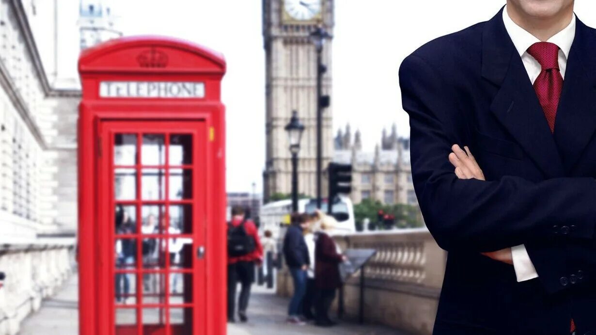 Английский бизнесмен. Англичане бизнесмены. Британские бизнесмены. Group guys talking on the street. Россия и великобритания.