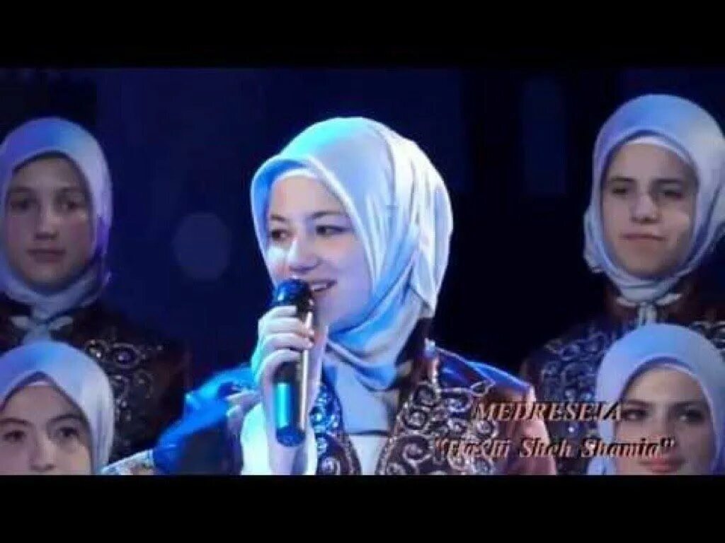 Сельма Бекташи. Мусульманка поет. Поёт девочка мусульманка. Мусульманка поет по русски.