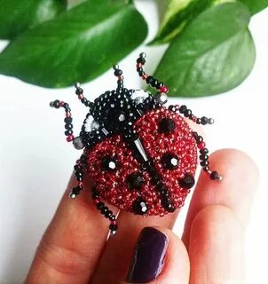 Коровка из бисера