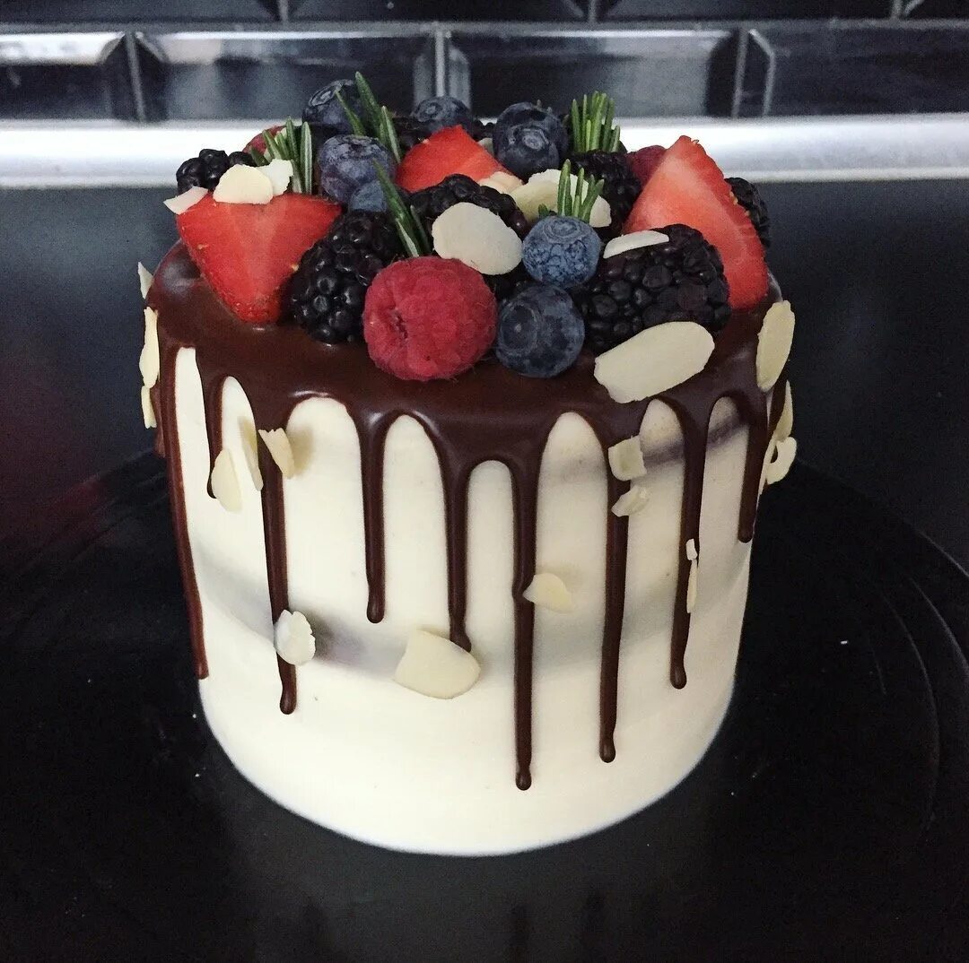 торт с подтеками. торт белый ганаш. Pauline cake pauline cake. торт с шоколадными подтеками. торт с шоколадными подтеками.