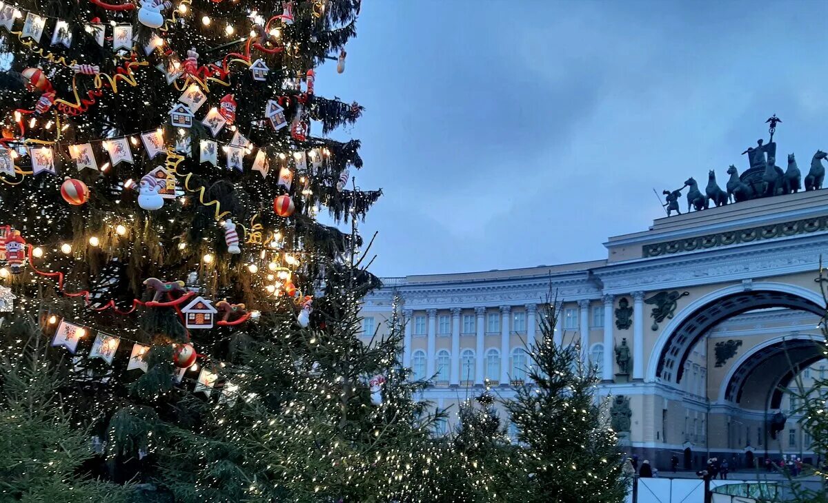елки отдых спб. рождественский санкт-петербург. елки отдых спб. елка в питере 2021 на дворцовой. елка спб 2020 дворцовая площадь.