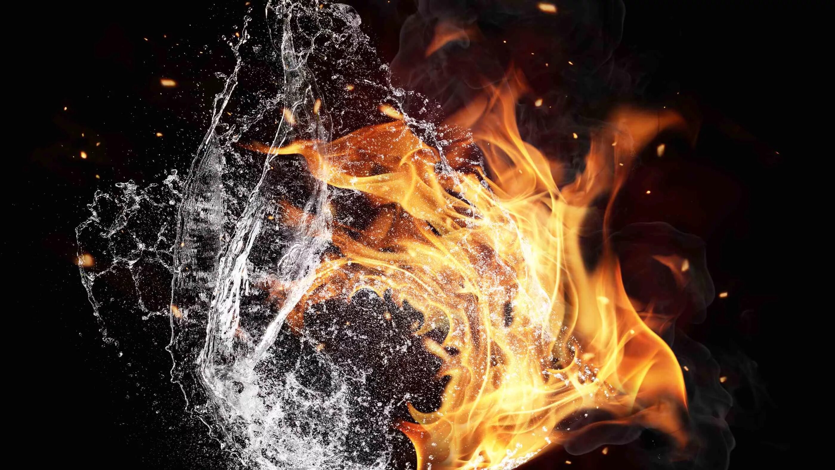 Баррель огонь. Консервная банка в костре. Потушенный костер. Распыление воды при пожаре. Fire hose.