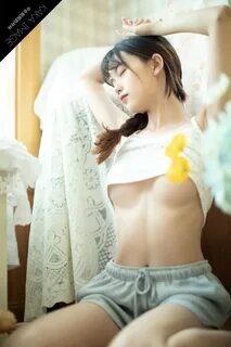 劳 小 白 Cosplay 校 服 JK.