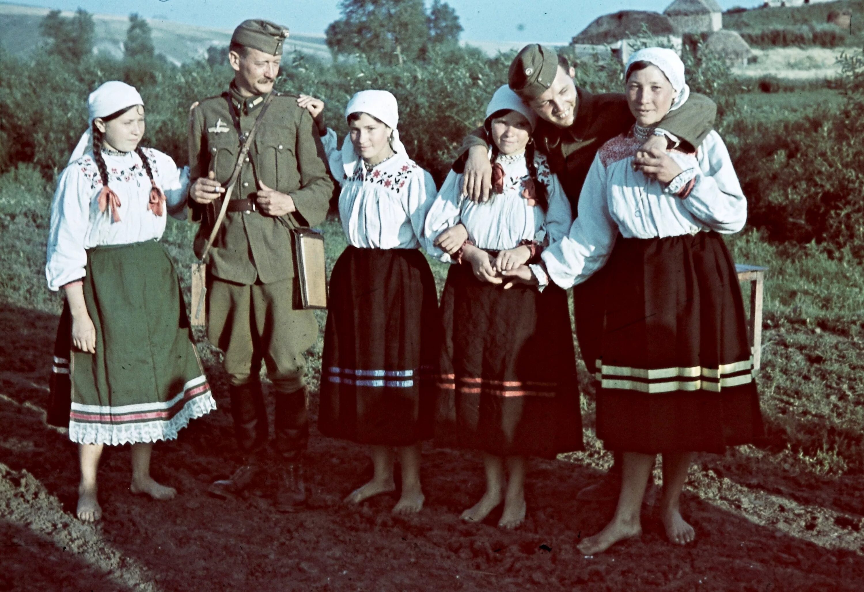 Веснянка текст на украинском. Немецкий украинский русский песня. Песня на немецком языке текст. Украинская песня слова. Немецкий украинский русский песня.