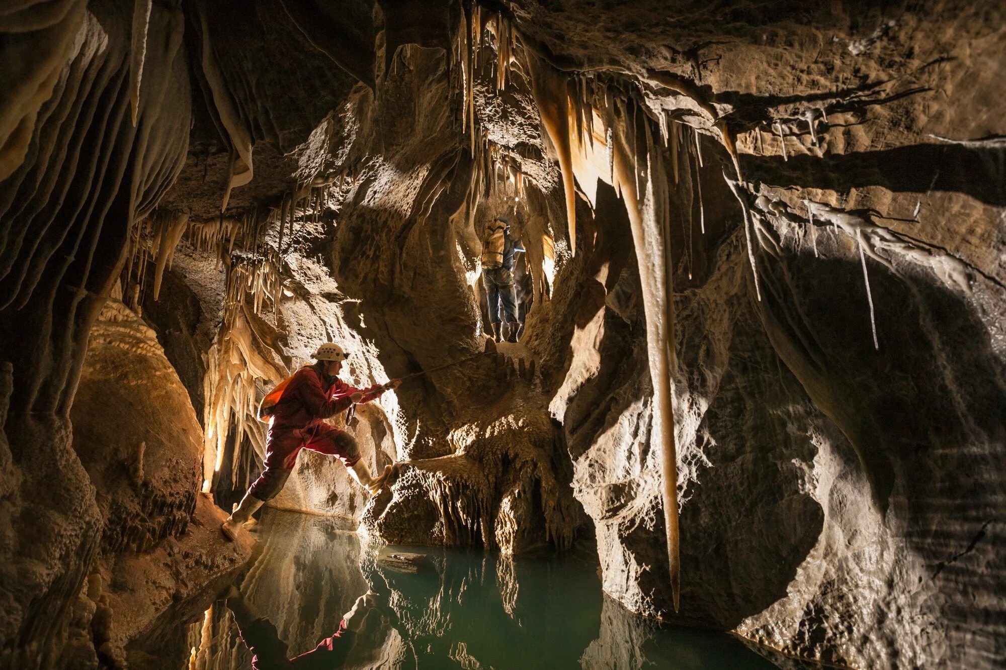 Предложение с разделительным мягким. Старицкие пещеры тверская область. Воронцовские пещеры в сочи. Воронцовские пещеры в сочи сталактиты. Иконинская п.