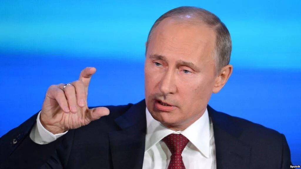Чуть чуть по полям. Путин чуть чуть. путин разводит руками. путин показывает размер. путин жесты руками.