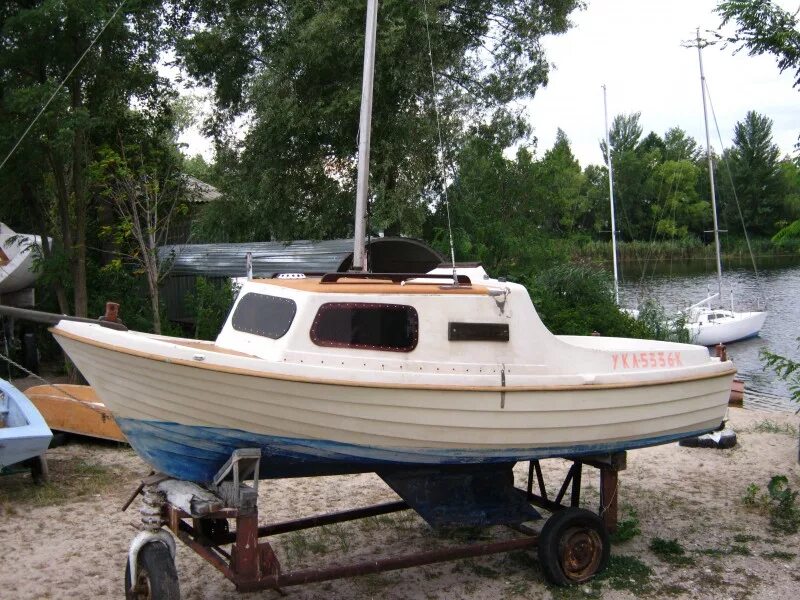 Корморан яхта. Парусная яхта Корморан. Корморан польская мини-яхта. Silver Fox 485 DC.