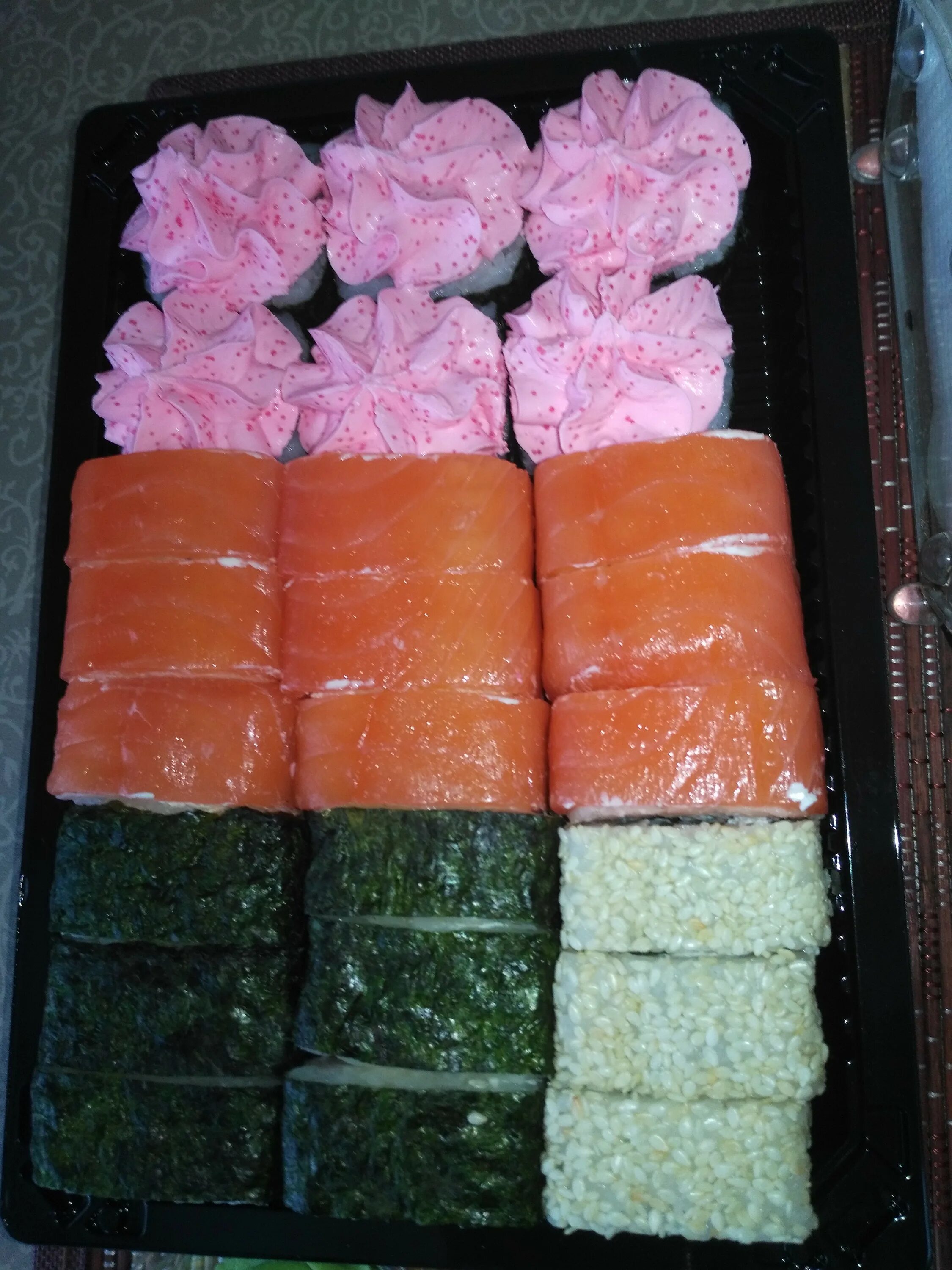 Вкусные суши омск. Роллмарт. Роллмарт омск. Начинки для роллов. Rollmart, омск, улица шукшина.