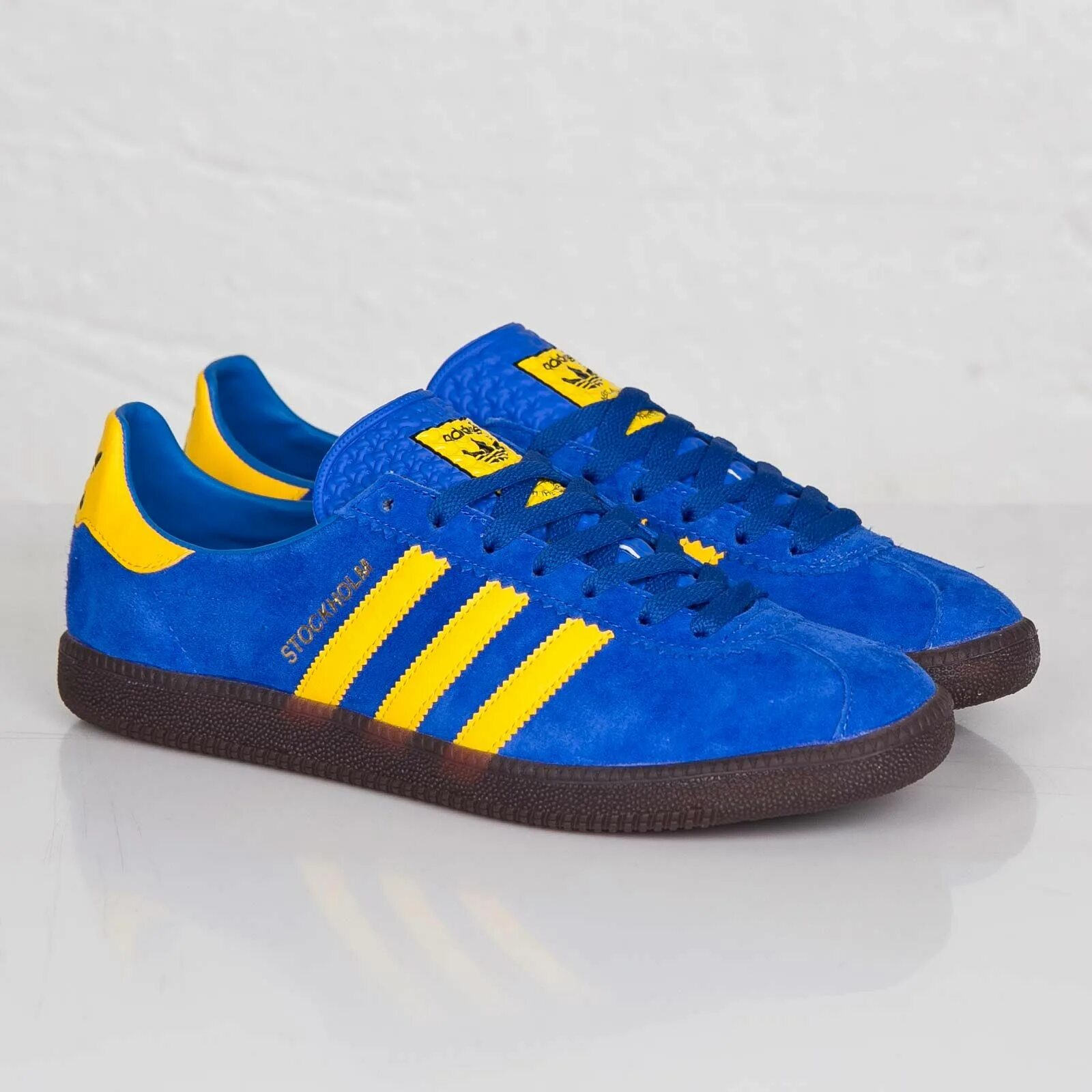 Желто синие кроссовки. Adidas Stockholm. Кроссовки adidas Stockholm. Adidas Gazelle Stockholm. Адидас газели желто синие.