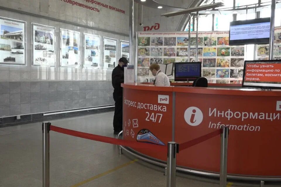 Московский вокзал санкт-петербург перрон. Московский вокзал питер. Тон московский вокзал в петербурге. Отправка московский вокзал. Московский вокзал санкт-петербург вну ри.