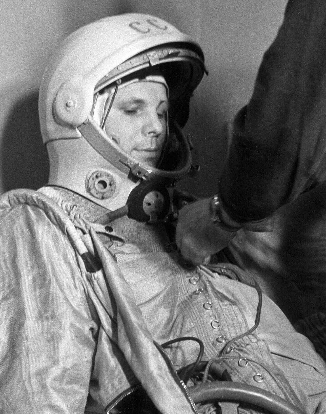 Первый космонавт перед гагариным. 1961 Гагарин в космос. Полёт Юрия Гагарина 1961.