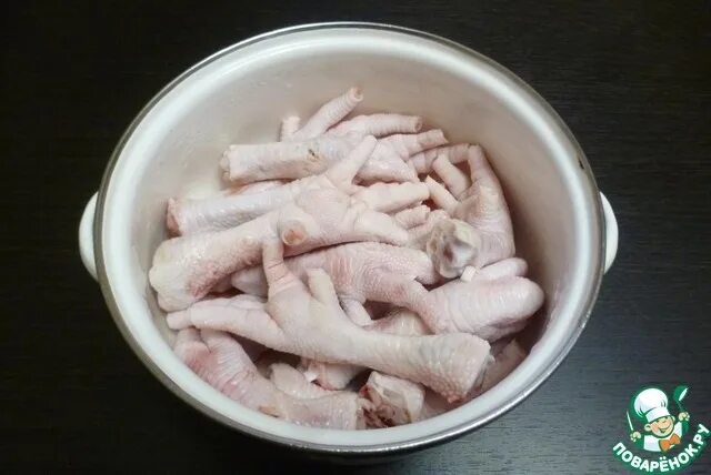 Куриные лапки калорийность. Куриные лапки калорийность. Саянский бройлер продукция. Куриные лапки по корейски. Куриная грудка калории на 100 грамм.