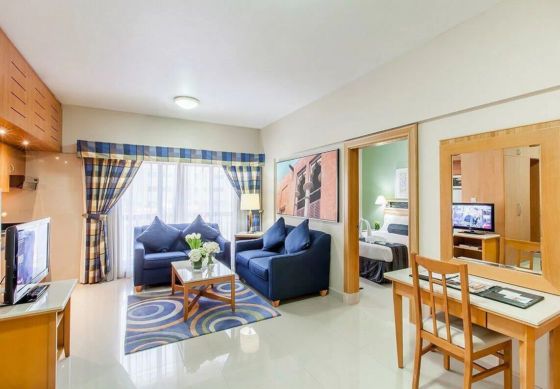 Apartments sent. Отель в питере исторические апартаменты. Голден сандс отель дубай. Golden sands 5 hotel apartments, оаэ. Sands apartment.