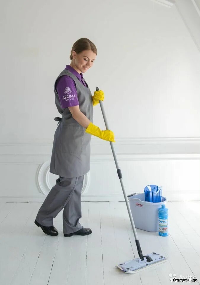 Работа в старом осколе уборщица. Требуется уборщица. Работа уборщицей в старом осколе. Уборщица на посту. Работа уборщицей в старом осколе.