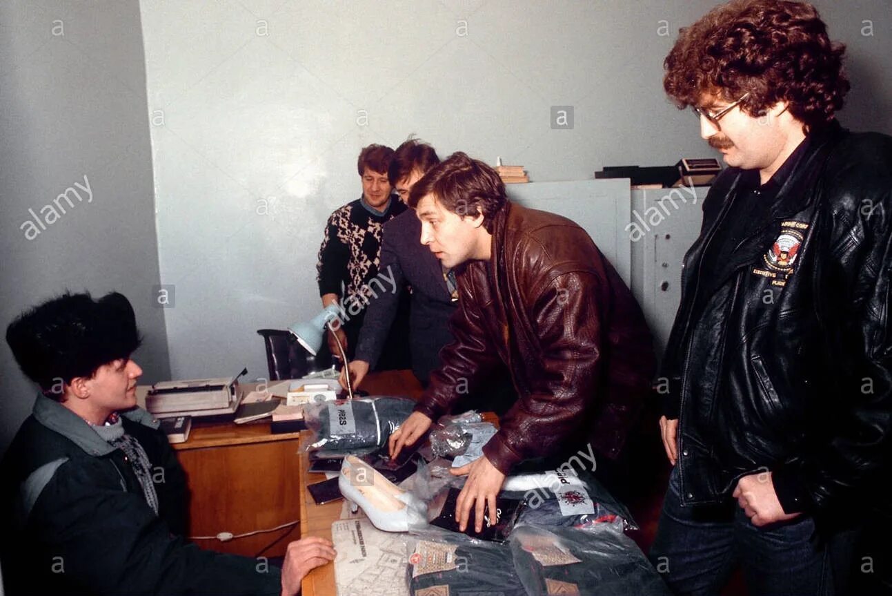 Передача секунд. Александр невзоров 1990. передача 600 секунд александр невзоров. александр невзоров 80е. александр невзоров 90-е.