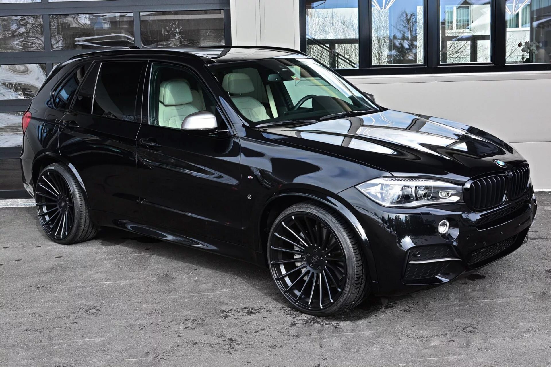 X 5 20x 3. BMW x5 Hamann. BMW x5 f15 Hamann. БМВ х5 f15 черный. БМВ х5 заряженный.