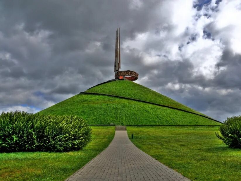 Минский курган. Мемориальный комплекс Курган славы. Курган славы мемориал Белоруссия. Курган славы Минск. Мемориальный комплекс "Курган славы" около Минска, Белоруссия.