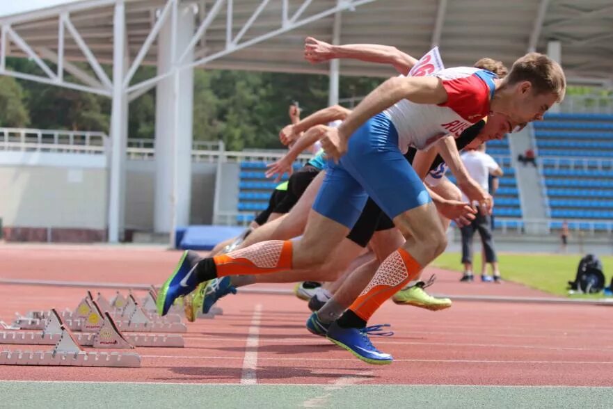 Соревнования в легкой атлетике это. Спорт глухих легкая атлетика. Спортивные соревнования по легкой атлетике. Соревнования в легкой атлетике это. Соревнования по легкой атлетике.