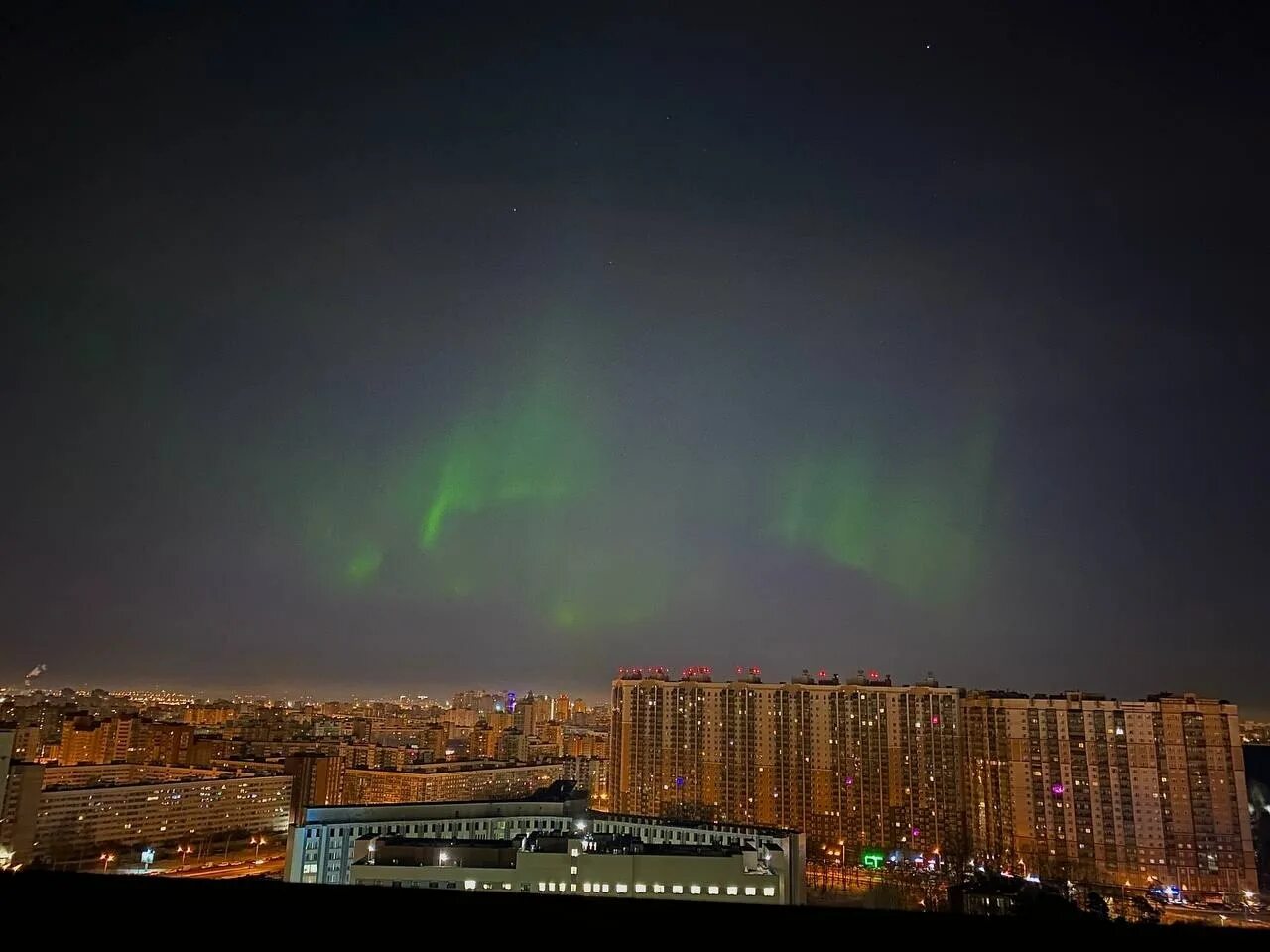 Северное сияние в Санкт-Петербурге. Северное сияние в Санкт-Петербурге 2022. Северное сияние в Петербурге 2022. Северное сияние в Мурино. В москве было сияние