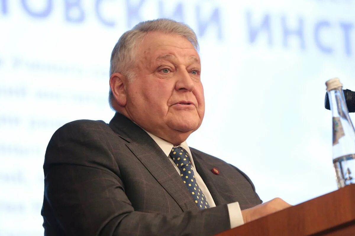 Института атомной энергетики им. Академики курчатовского института. Курчатовский институт и курчатов. Курчатова в москве. Академики курчатовского института.