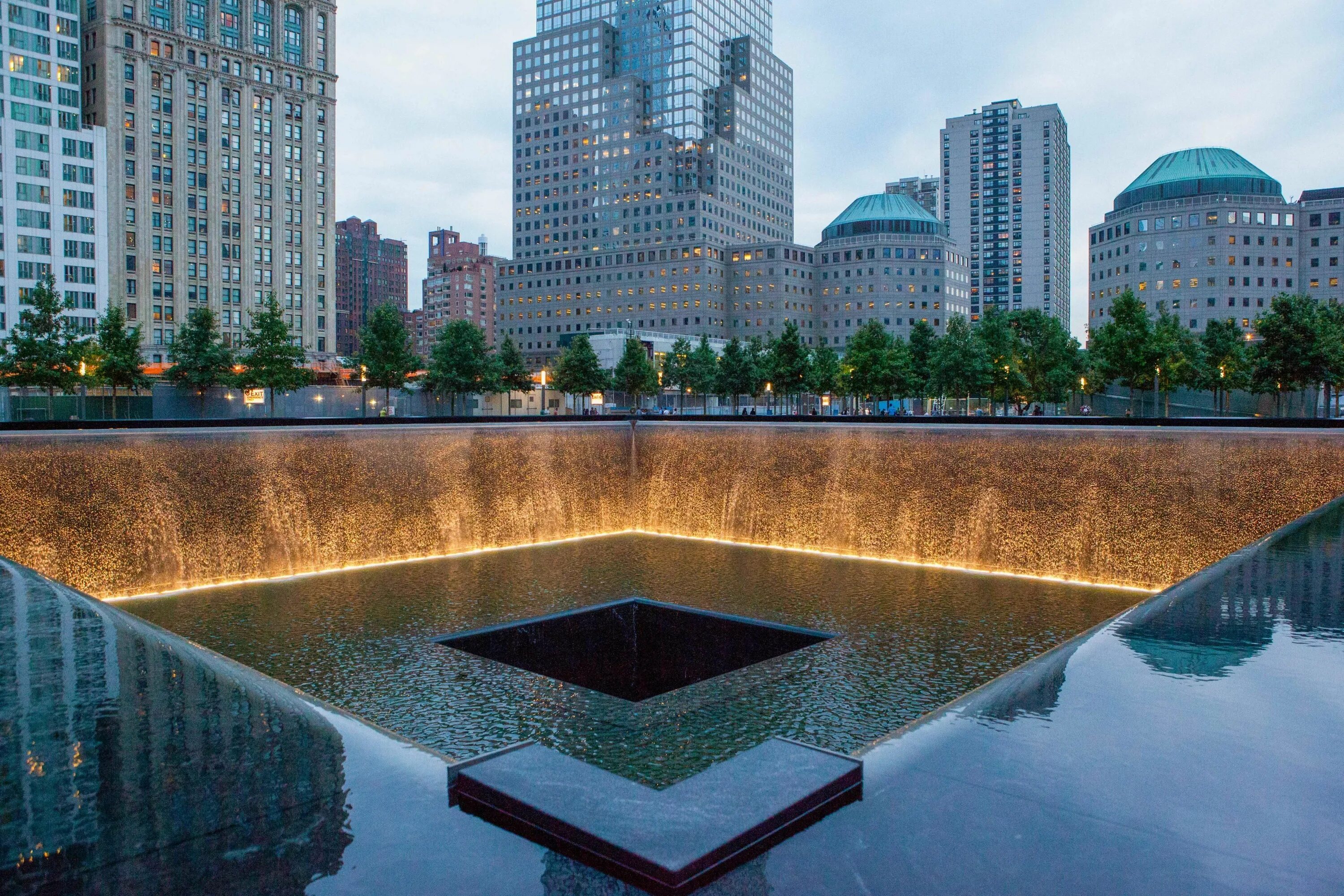 Мемориал 11 сентября в Нью-Йорке. Национальный мемориал и музей 11 сентября Нью-Йорк. Памятник 9/11 Нью-Йорк. Мемориал Граунд Зеро в Нью-Йорке.