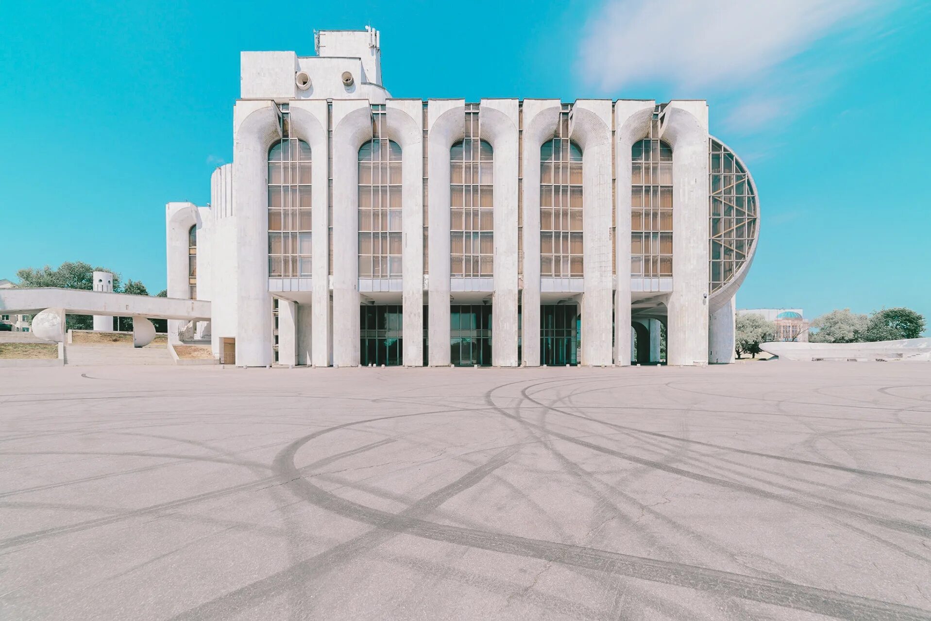 Театр достоевского великий. Драматический театр Великий Новгород. Новгородский Академический театр драмы им ф.м Достоевского. Новгородский театр драмы Великий Новгород. Театр Достоевского Великий Новгород.