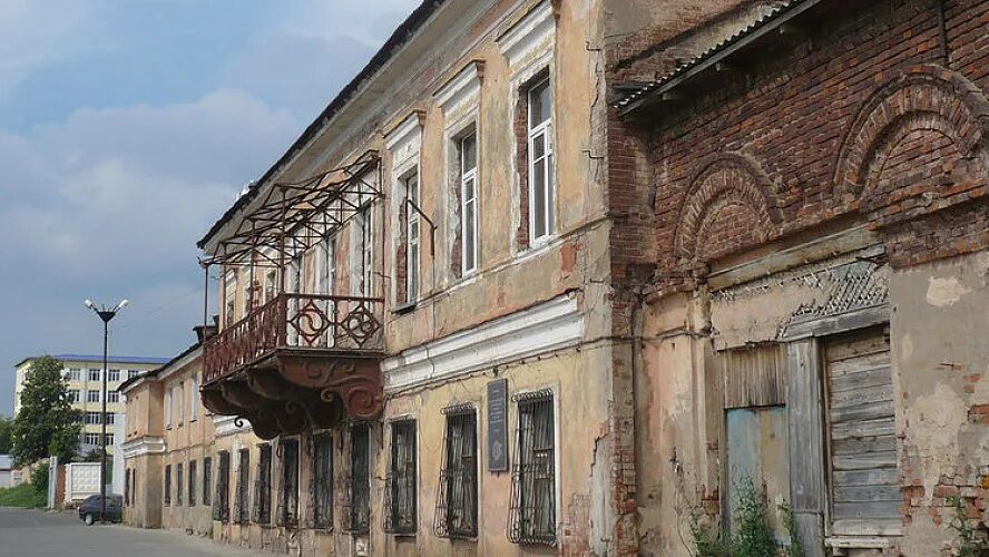 Готов дом ижевск. Музей Ижевска генеральский дом в Ижевске. Старинные здания генеральский дом Ижевск. Музей Ижевска Милиционная зал. Генеральский дом в Ижевске 2022.