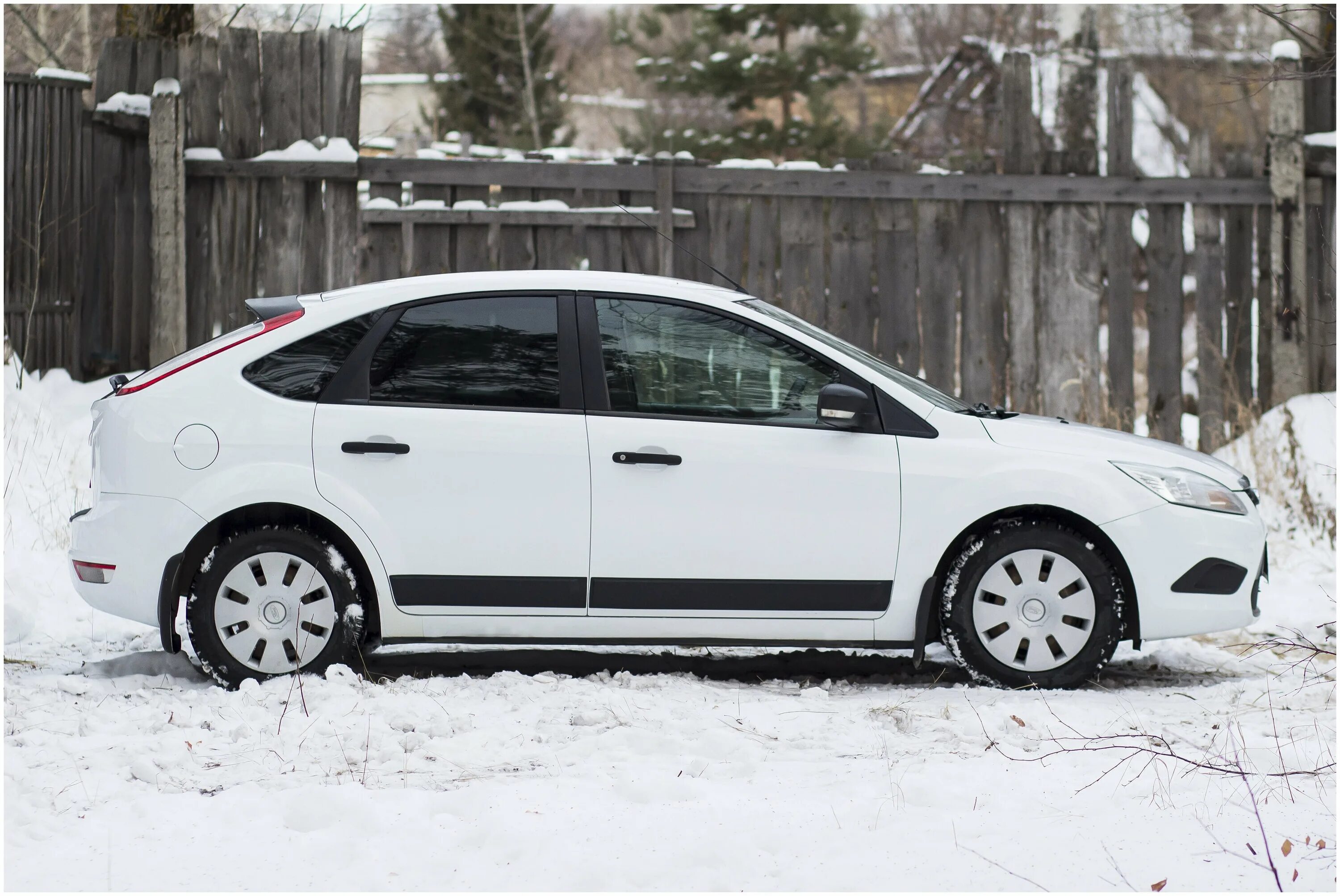 Молдинги на двери форд фокус 2 рестайлинг. Молдинг форд фокус 2. Молдинг крышки багажника форд фокус 2 седан. Молдинг крышки багажника форд фокус 2 универсал. Молдинг двери форд фокус 2.