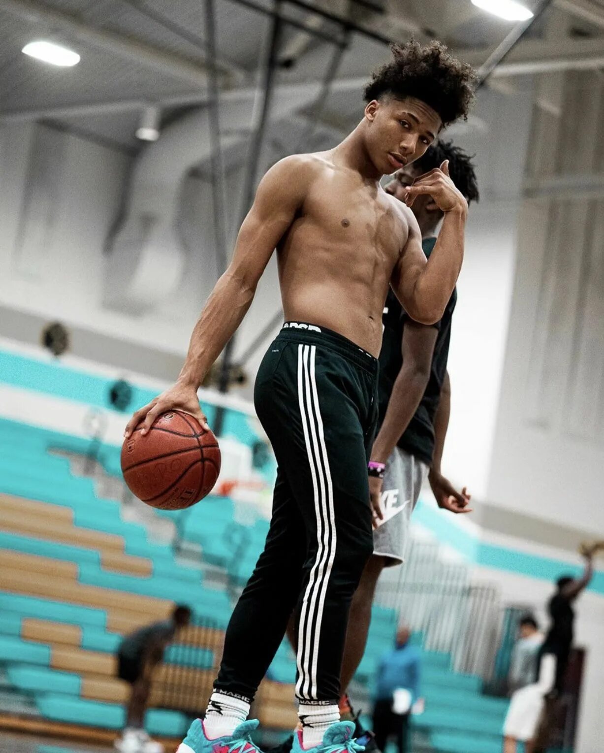 Mikey williams. Майк уильямс баскетболист. mikey баскетбол. майки уильямс баскетбол.