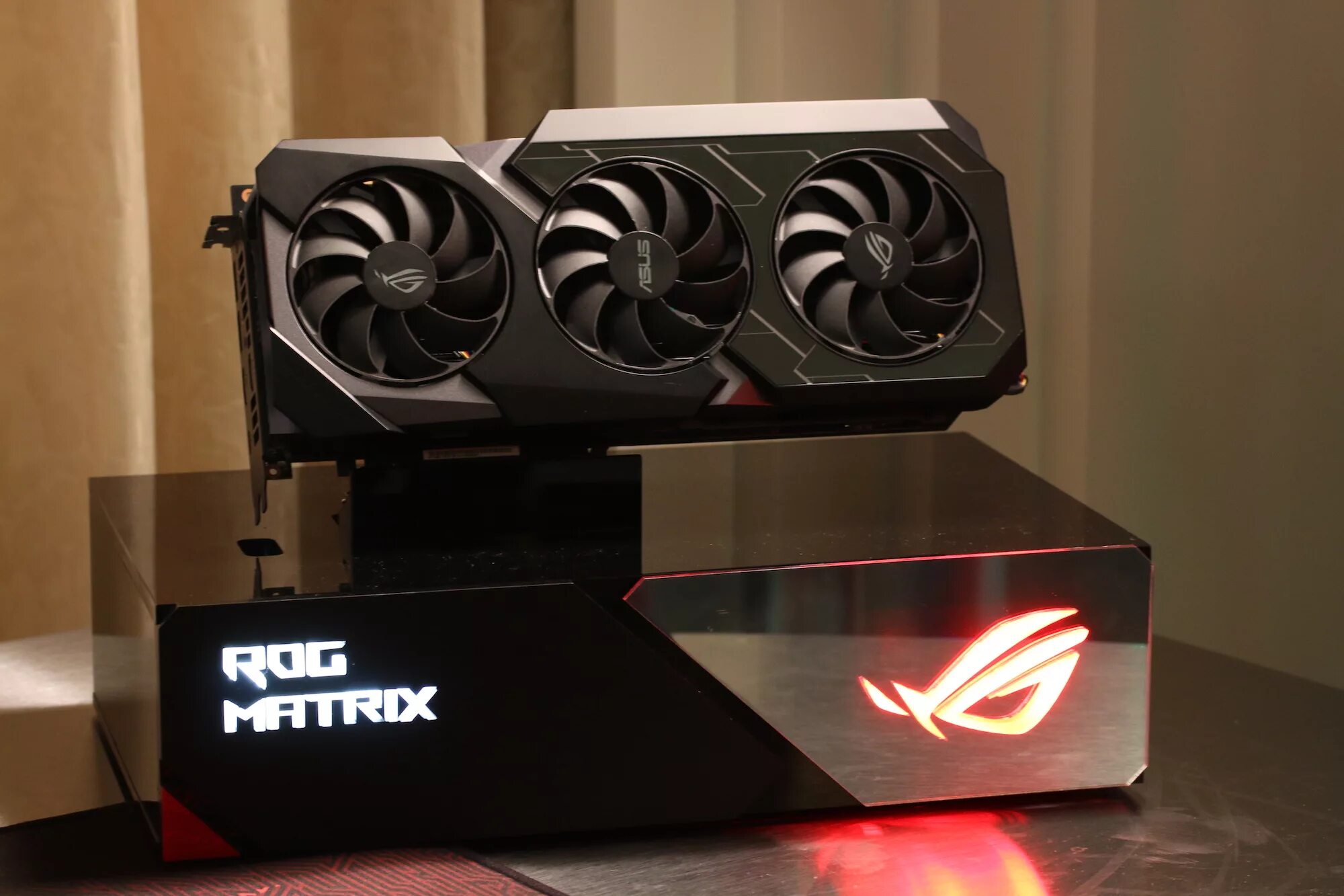 Asus rog strix rtx купить. RTX 2080 ti. ASUS ROG Matrix 2080ti. ASUS RTX 2080. ASUS ROG 2080ti.