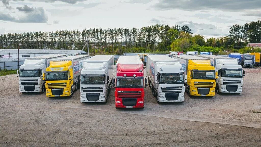 Автоперевозки грузов. Собственный автопарк. Собственный автопарк транспортной компании. Собственный автопарк транспортной компании. Автоперевозки.