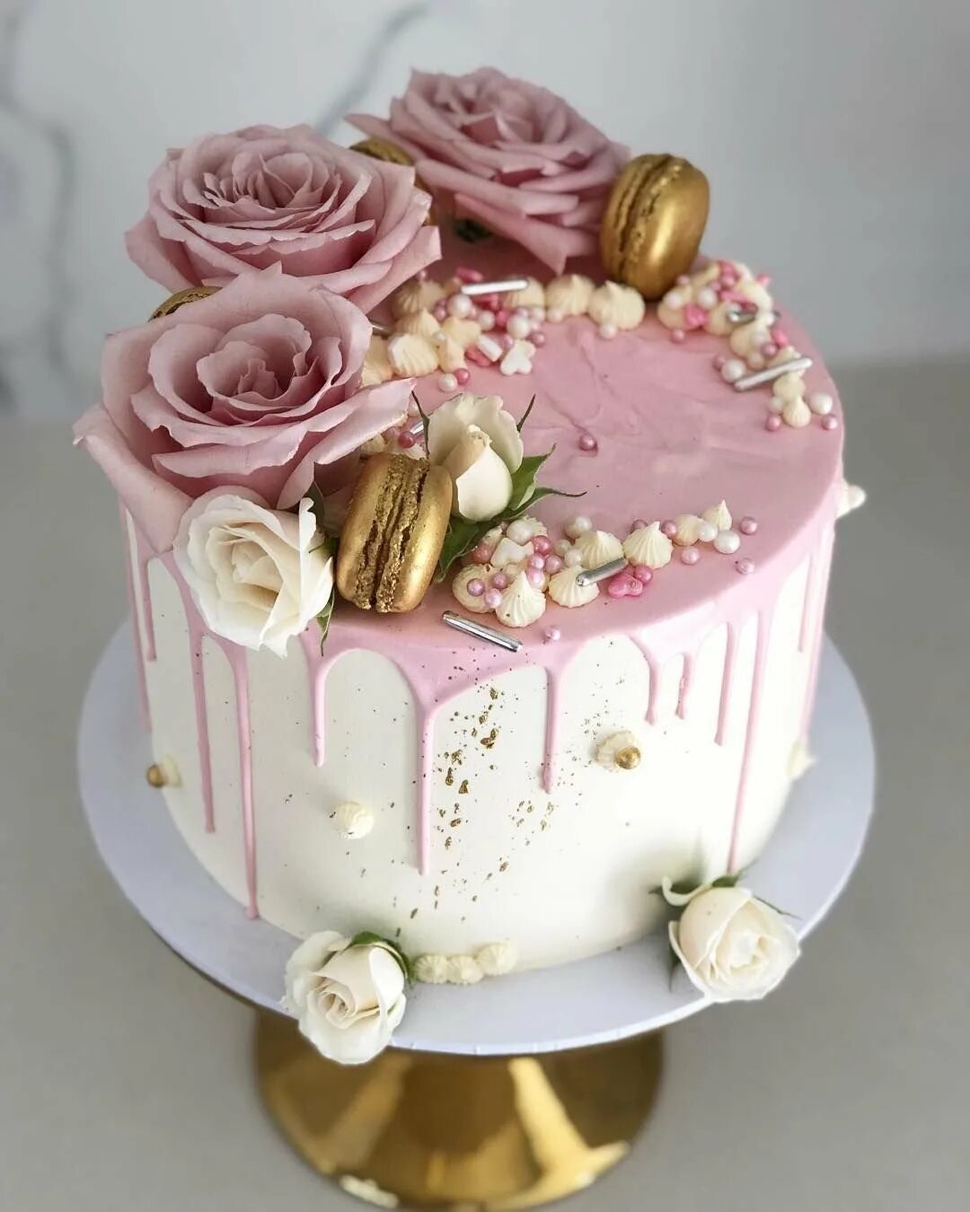 Торты на день рождения девушке 20. Красивые торты. Торт для женщины. Красивые торты для девочек.