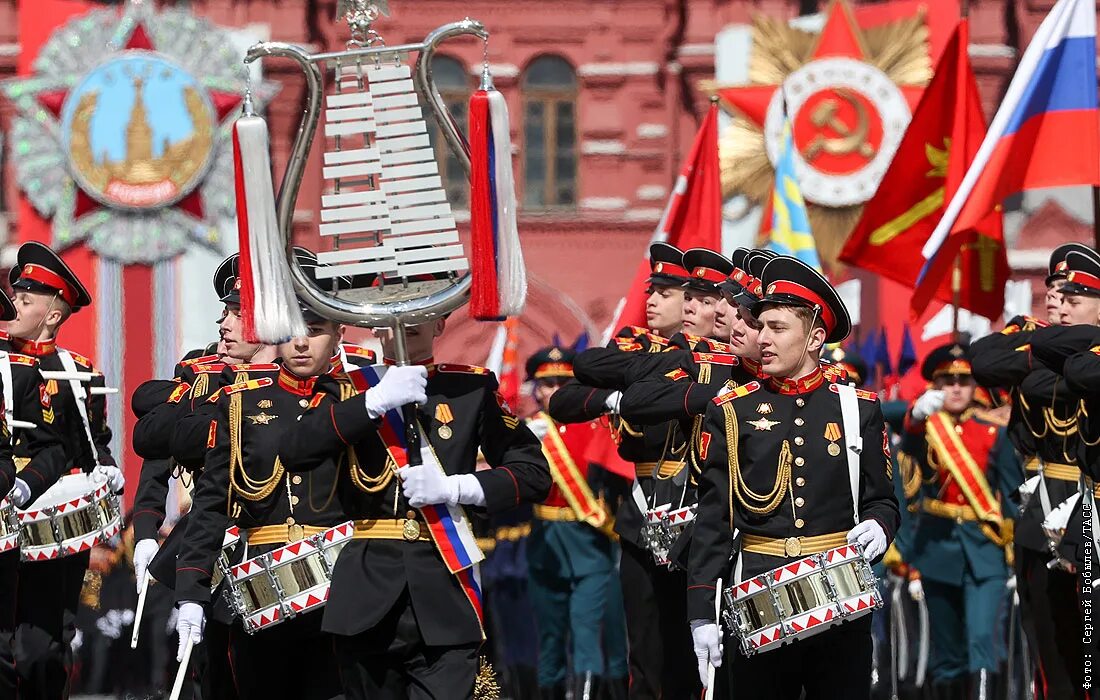 Видео парада победы в москве. Парад Победы 9 мая 2022 в Москве. Военный парад на красной площади 9 мая 2022. Парад Победы 2022 оркестр. Парад на красной площади в Москве 2022.