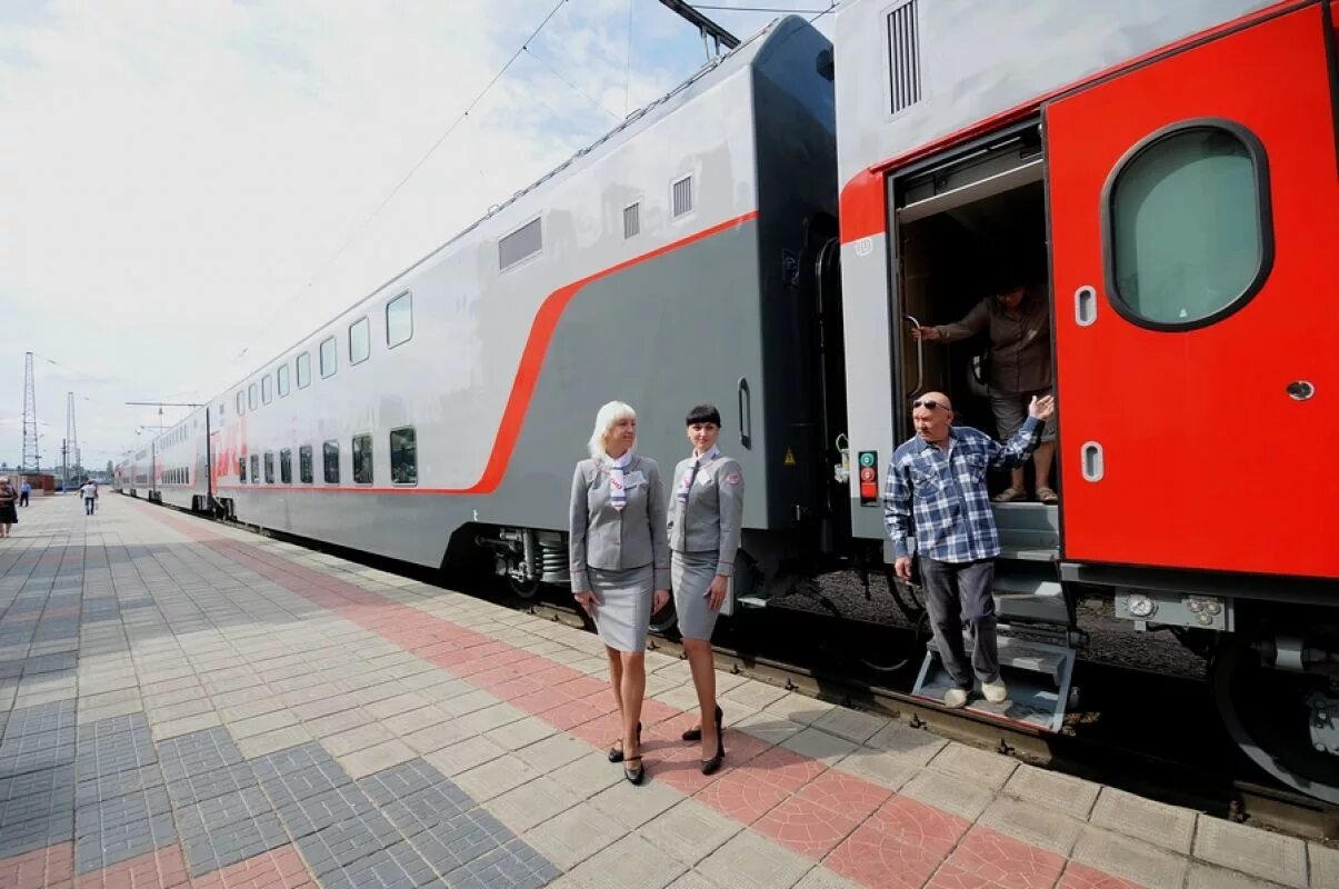 Москва белгород двухэтажный. Москва белгород двухэтажный. Поезд 029у санкт-петербург белгород двухэтажный. 741 ласточка москва белгород. Двухэтажный поезд питер белгород.