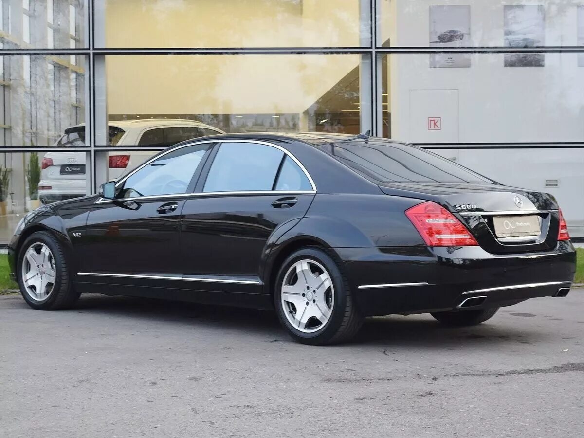 Купить мерседес w221. Mercedes 600 w221. Мерседес 221 s600. Mercedes s 221 2011. Мерседес 600 221.