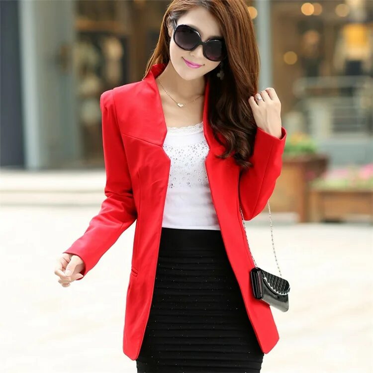 Платье пиджак длинное. Черный пиджак поверх платья. Платье футляр с пиджаком. Какой пиджак подойдет к черному платью. Сеты с маленьким черным платьем.