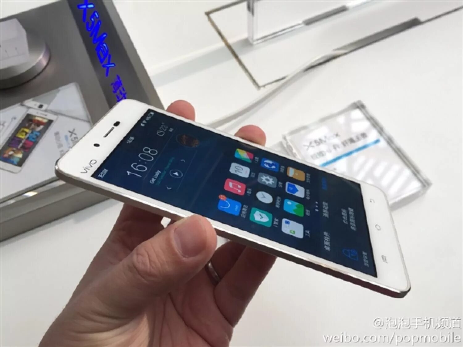 Smartx x5 max. Виво самый тонкий. самый тонкий смартфон. самый тонкий смартфон в мире. vivo x5 max фото.