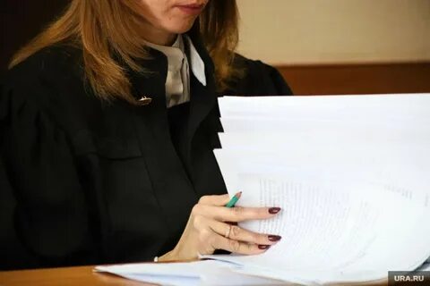 Судью лишили