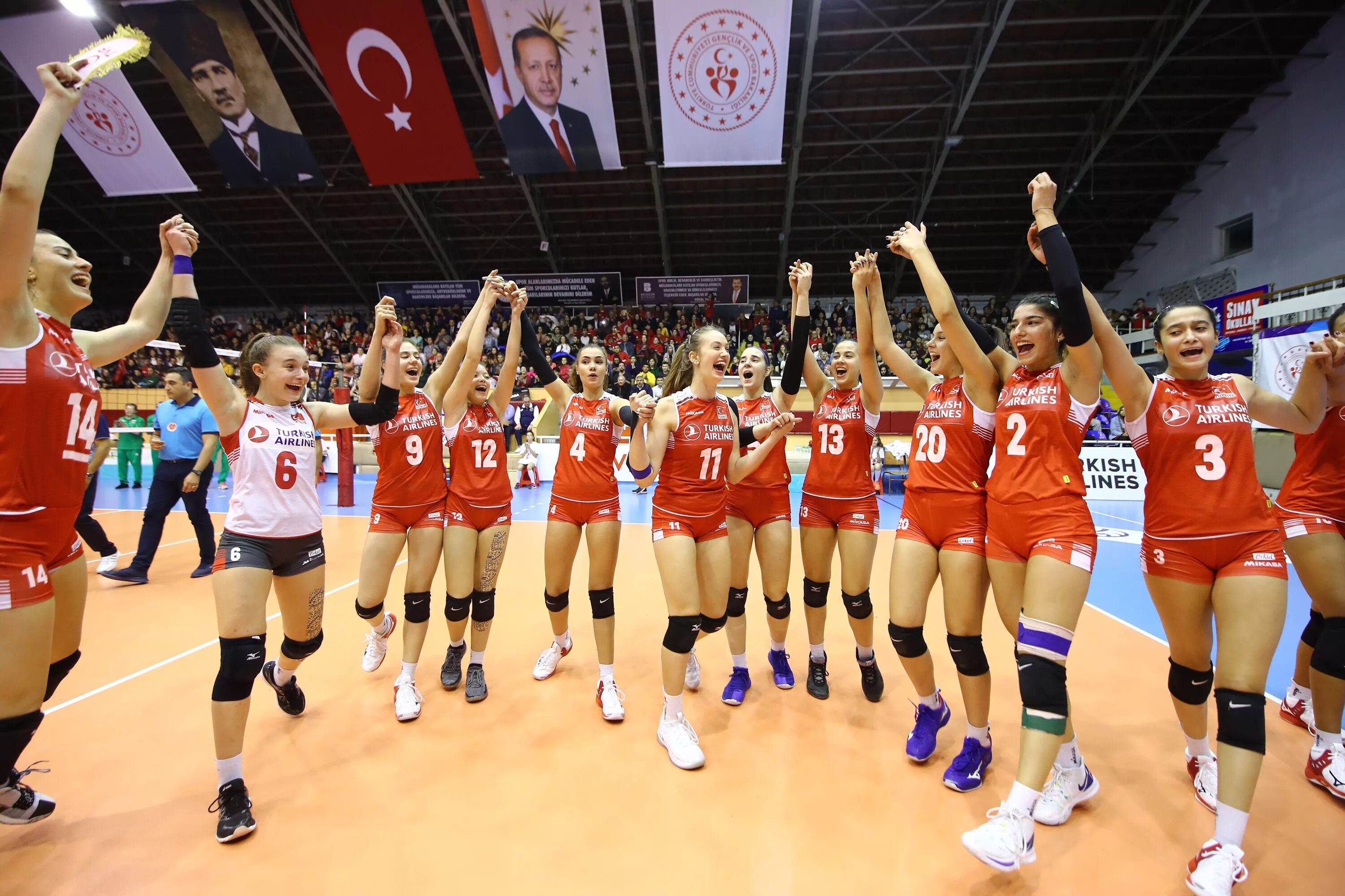 Волейбол турция 2024 год. Волейбол Турция женщины. Volleyball Turkey. Turkey Volleyball u17. Балканы волейбол девушки u17.