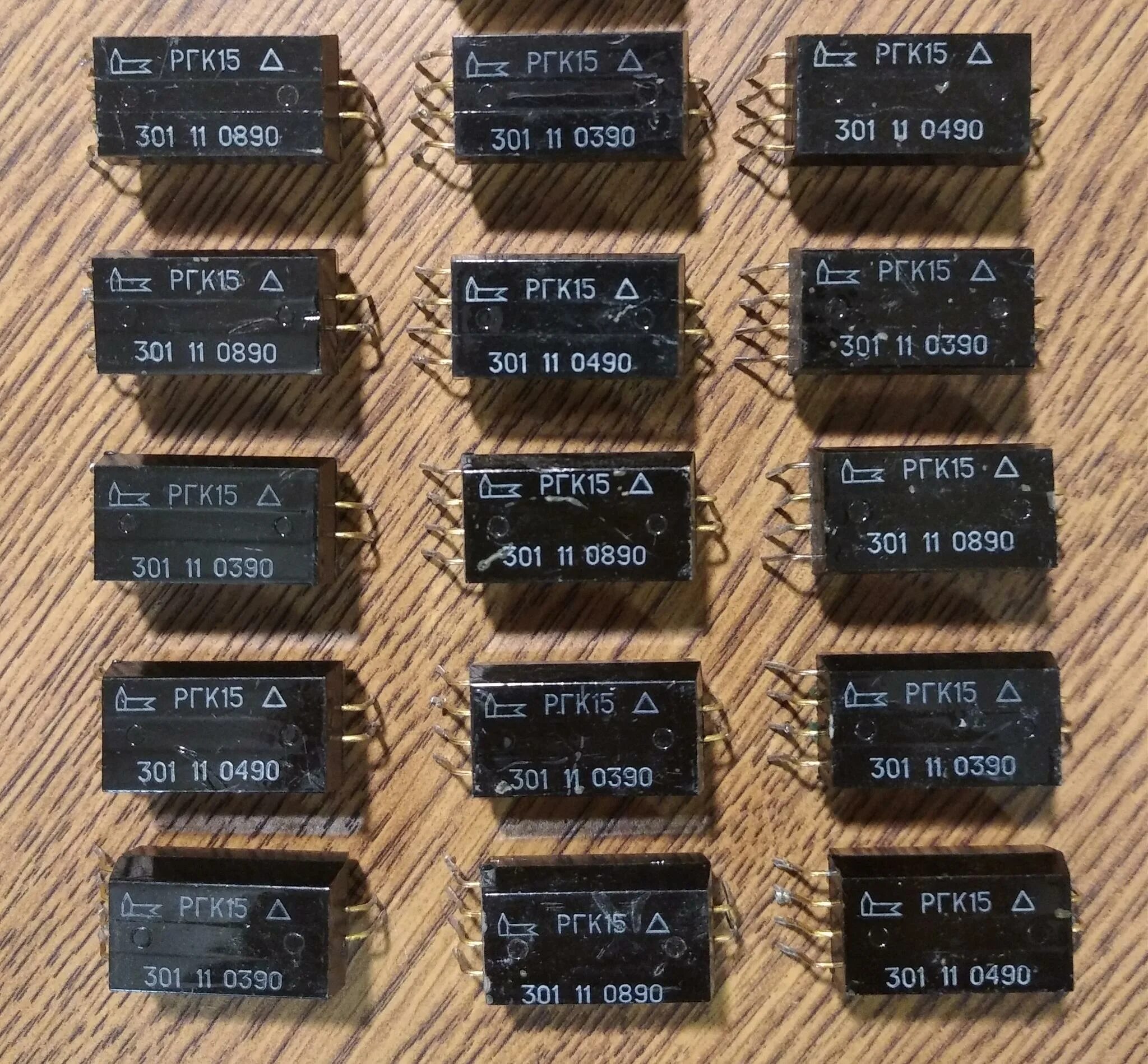 Ksd 302 250v 15a. Герконовые реле ргк55. 16. 301. Угловые элементы из полиуретана.