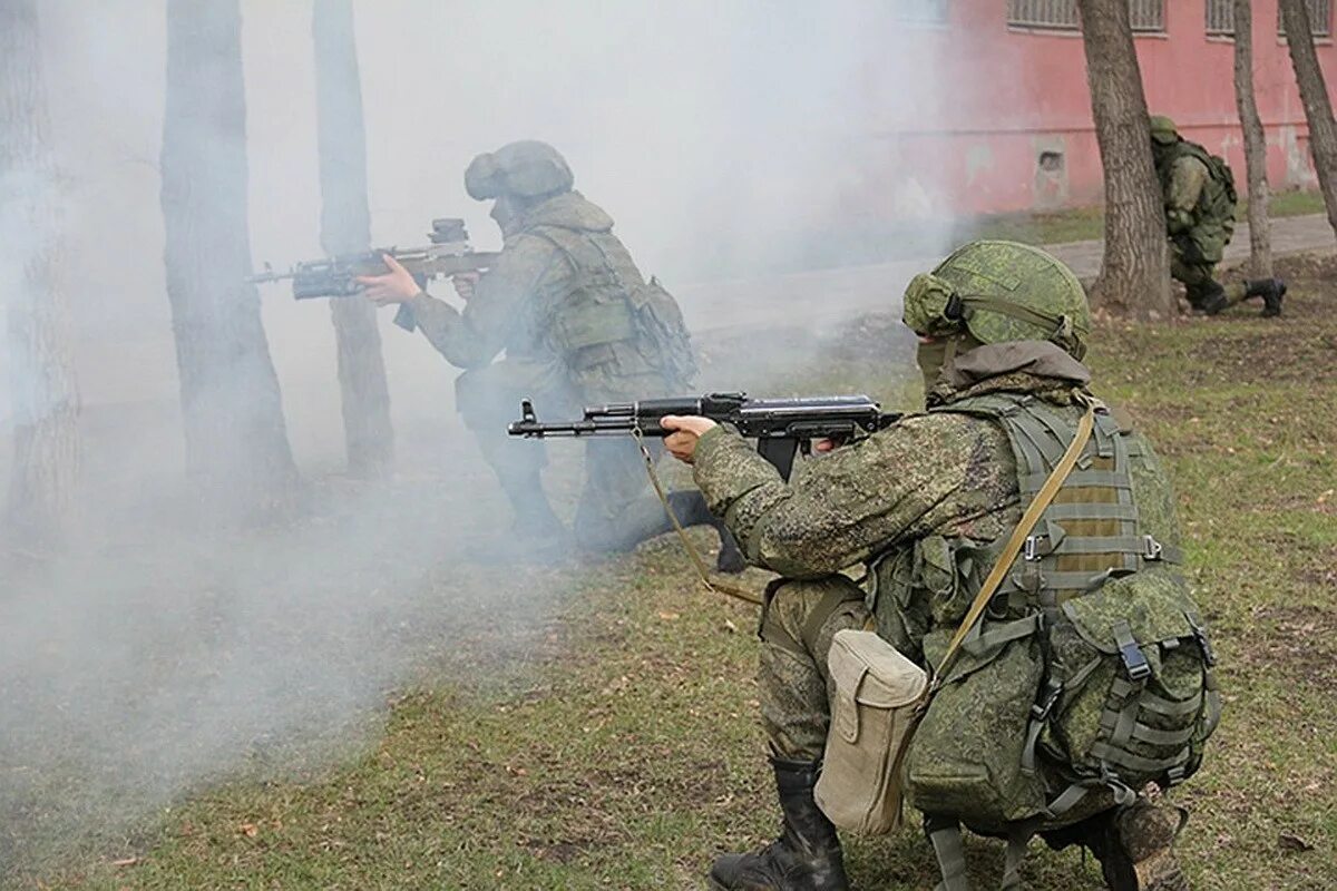 Тренировка вооруженное нападение. Антитеррор в армии. Военные подразделения. Подразделение антитеррора. Антитеррор в воинской части.