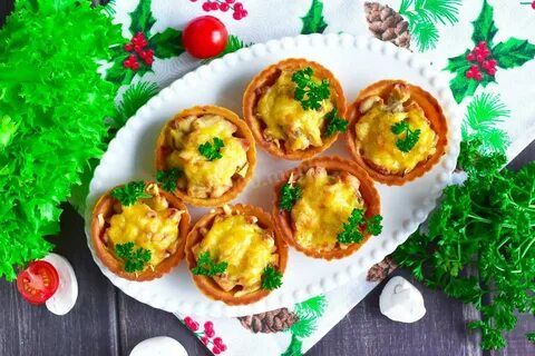 Тарталетки с грибами сыром и сметаной