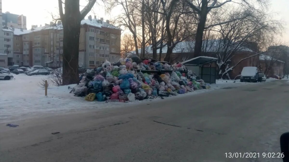 Свалки в неположенном месте. Отходы 2021 год. Киров мусорный коллапс. Мусорный полигон куприт киров фото. Кондрово мусор 2021.