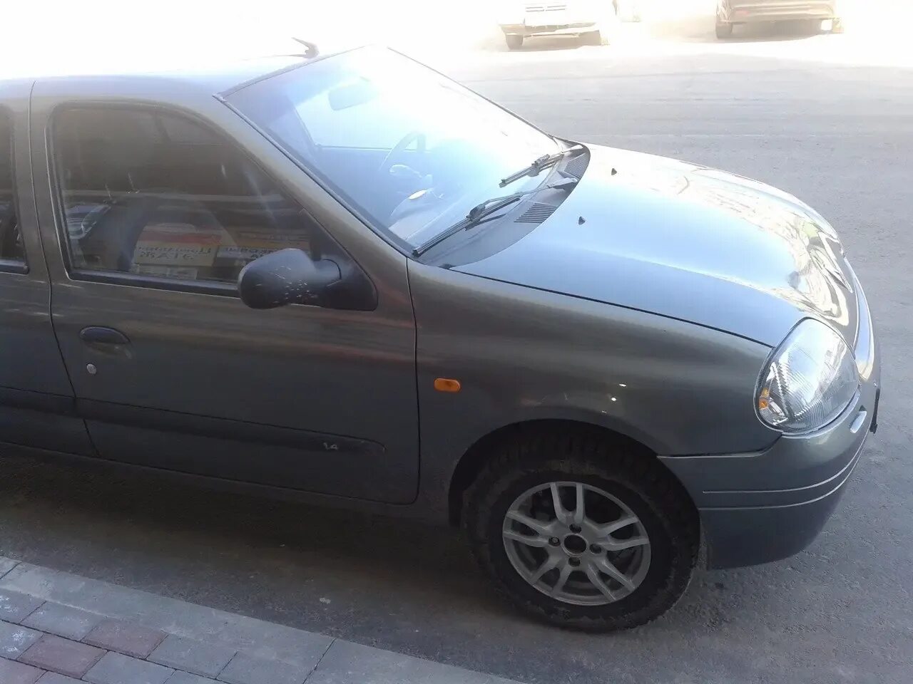 Рено клио 2004 год. Рено клио 2001 года. руль на рено клио 2001. рено клио 2001 передняя подвеска. двери на рено клио 2001.