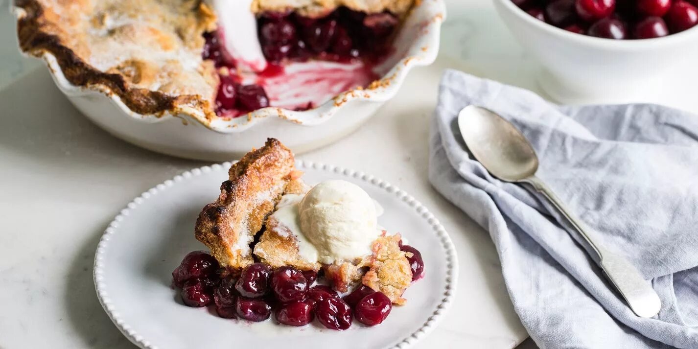 In her pie. In her pie. In her pie. Женщина с пирожками. Shoo-fly pie.