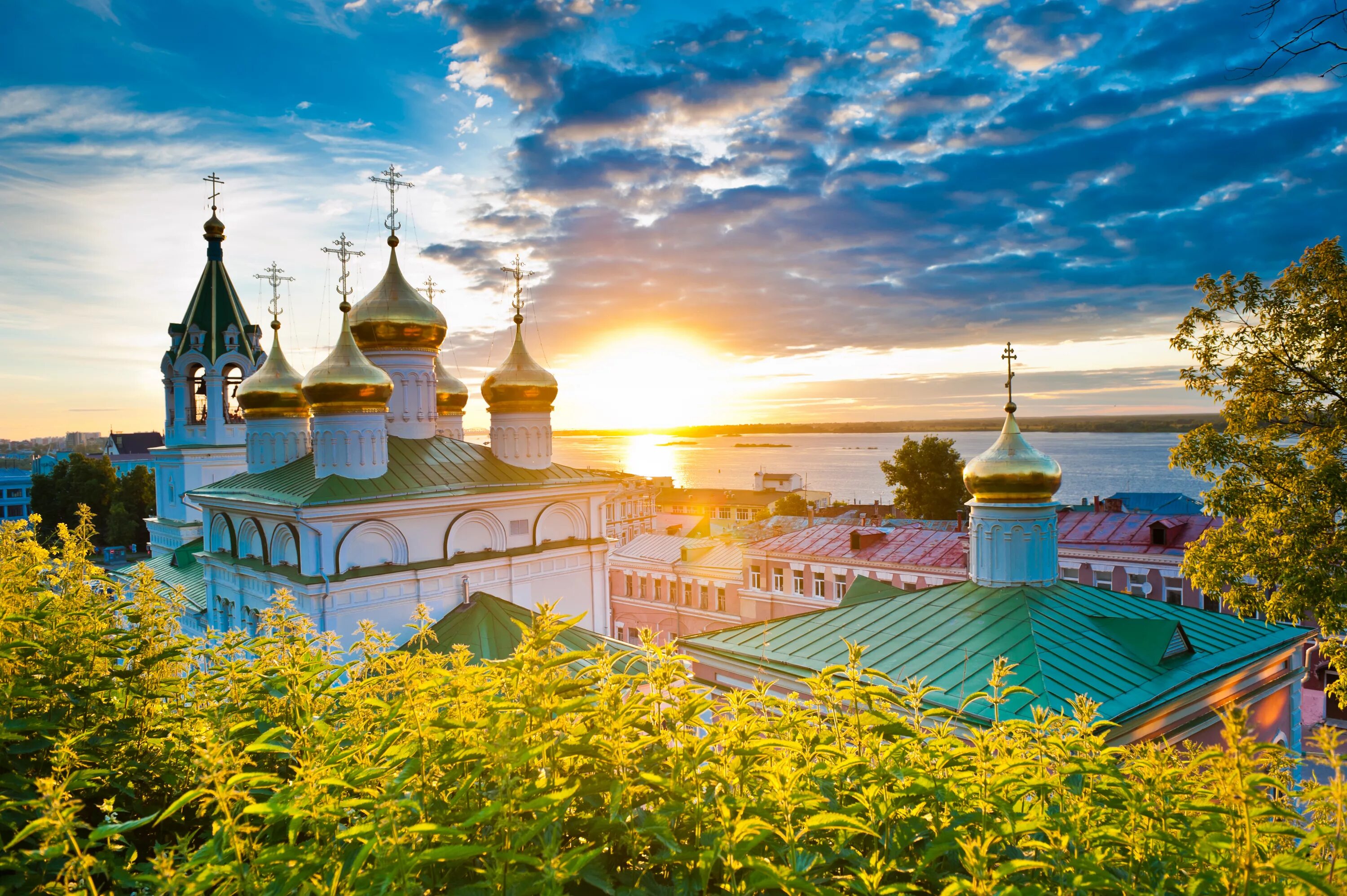 Жили нижний новгород. Церковь в Нижнем Новгороде лето. Нескучный Нижний Нижний Новгород. Нижний Новгород на Руси. Нижний Новгород достопримечательности Русь.