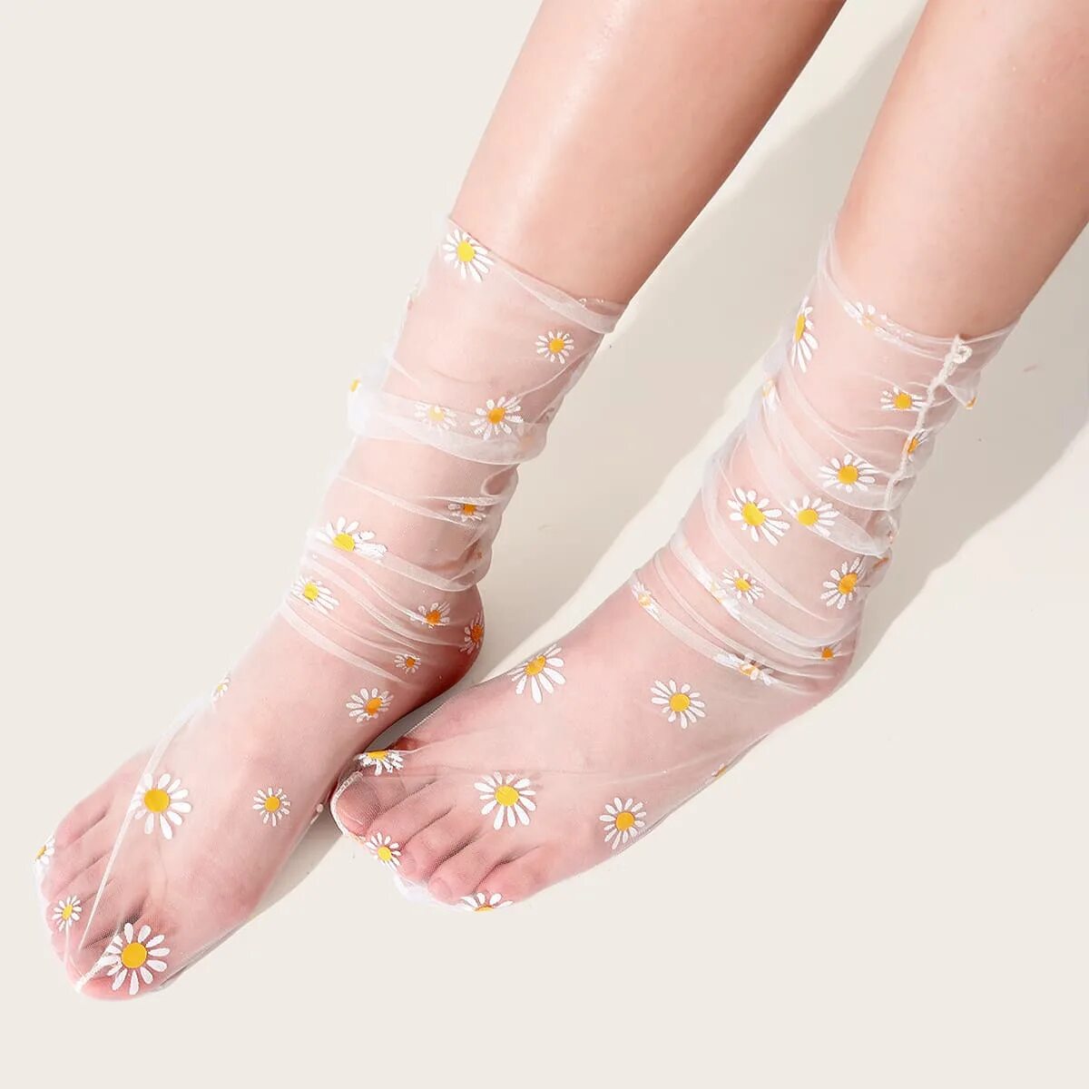 Носки прозрачные белые. Прозрачные носочки в горошек. Прозрачные капроновые носки. Прозрачные носки. Прозрачные носки.