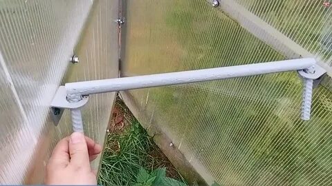 Держатель двери теплицы